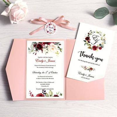 Convite de Casamento Elegante com Envelope Azul Marinho e Detalhes em Borgonha, Inclui Fita e Tag, 1 Unidade