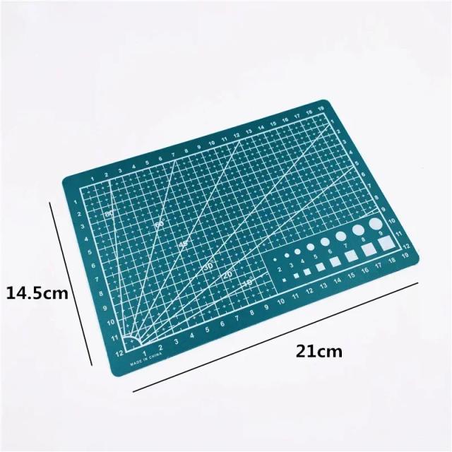 Tapete de Corte em PVC para Artesanato DIY - Durável e Ideal para Patchwork, Scrapbooking e Organização de Ferramentas.