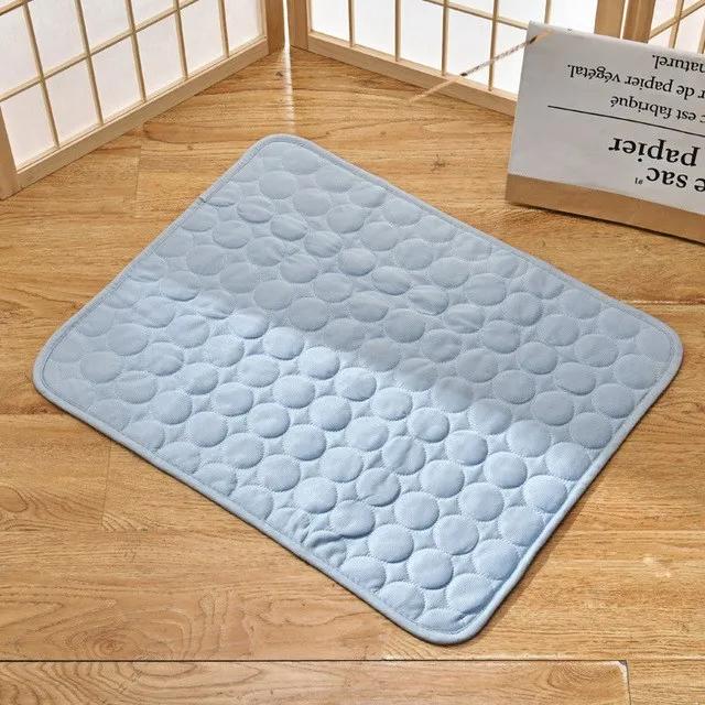 Esteira Refrigerante Lavável para Cães - Cobertor para Sofá, Cama Respirável e Acessório para Carro para Animais de Estimação de Todos os Tamanhos no Verão